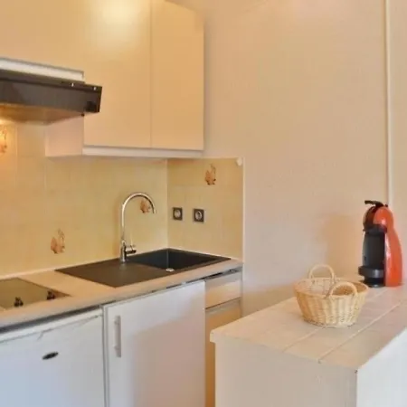 Bormes-les-mimosas, 1 Piece, 4 Personnes - Fr-1-251-271 *